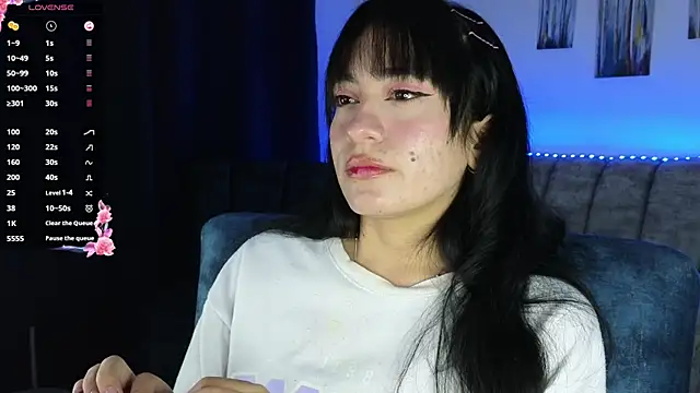 Snapshot of ZaraDames_ chatting on 11, 10, 2025 ZaraDames online show from 11, 10, 2025