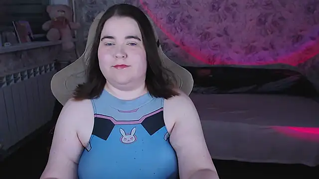 Estelle Hicks online show from 12, 4, 2026