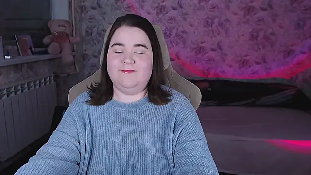 Estelle Hicks online show from 13, 4, 2026