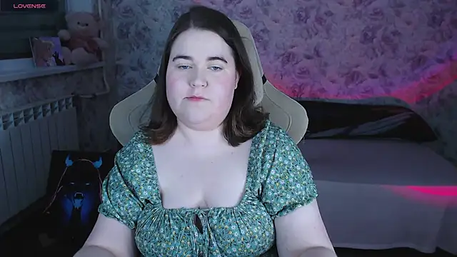 Snapshot of Estelle_Hicks chatting on 2, 5, 2026 Estelle Hicks online show from 2, 5, 2026