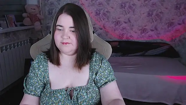 Estelle Hicks online show from 18, 4, 2026