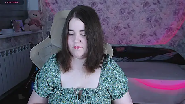 Snapshot of Estelle_Hicks chatting on 14, 5, 2026 Estelle Hicks online show from 14, 5, 2026
