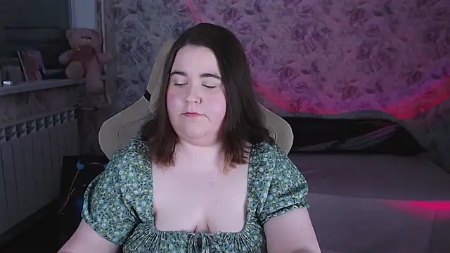 Estelle Hicks online show from 14, 4, 2026