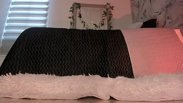 Bella desi  online show from 11, 2, 2026