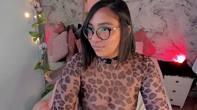 Snapshot of Bella_desi_ chatting on 15, 7, 2026 Bella desi online show from 15, 7, 2026
