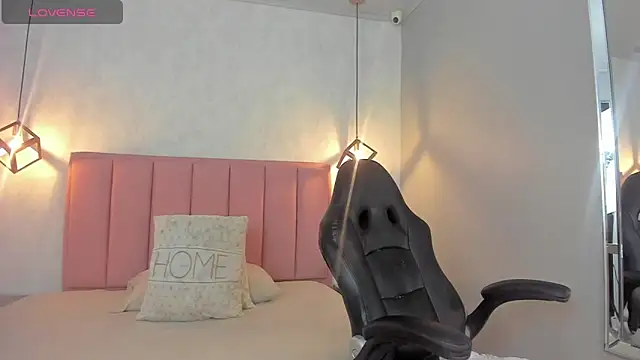 SUNNYCYRUS online show from 26, 3, 2026