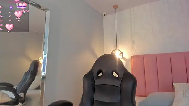 SUNNYCYRUS online show from 8, 1, 2026