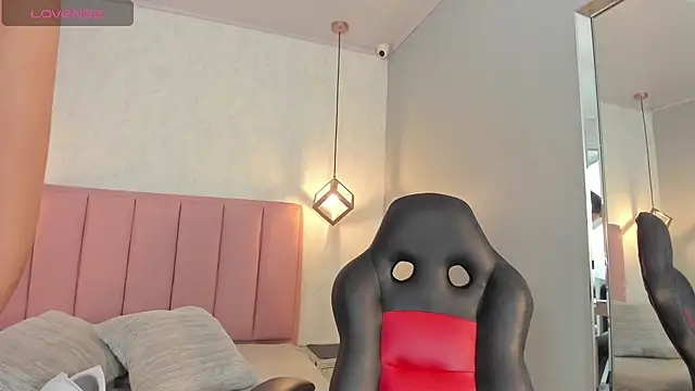 SUNNYCYRUS online show from 30, 6, 2026