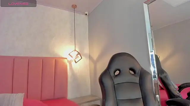 SUNNYCYRUS online show from 22, 10, 2025