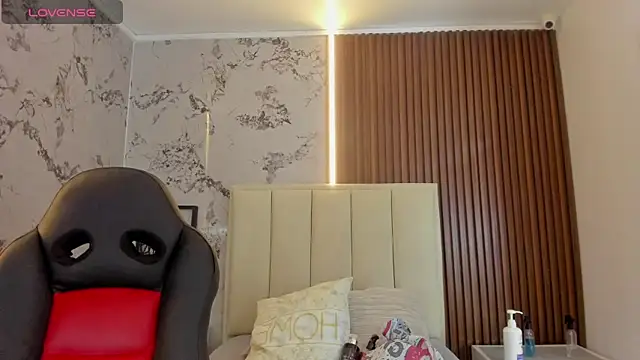 SUNNYCYRUS online show from 14, 11, 2025