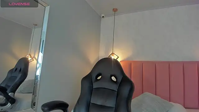 SUNNYCYRUS online show from 25, 10, 2025