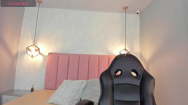 SUNNYCYRUS online show from 27, 10, 2025