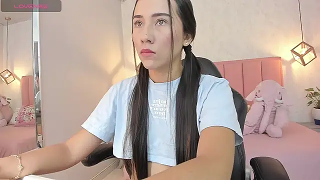 SUNNYCYRUS online show from 8, 3, 2025