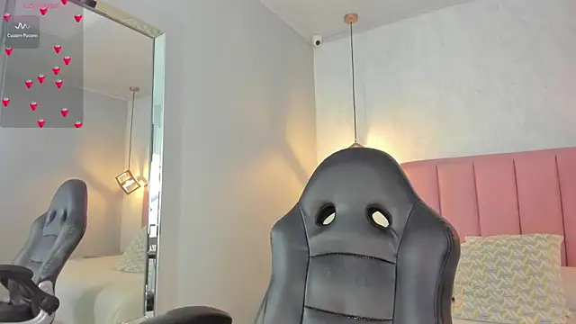 SUNNYCYRUS online show from 19, 3, 2026