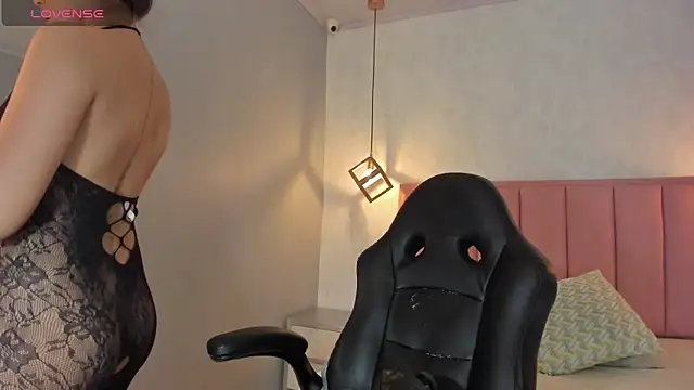 SUNNYCYRUS online show from 20, 5, 2026