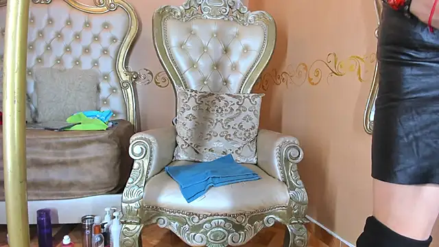 Celeste Baker  online show from 18, 11, 2025