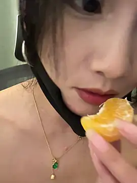 Snapshot of FeiFei-babe chatting on 17, 2, 2025 FeiFei-babe online show from 17, 2, 2025