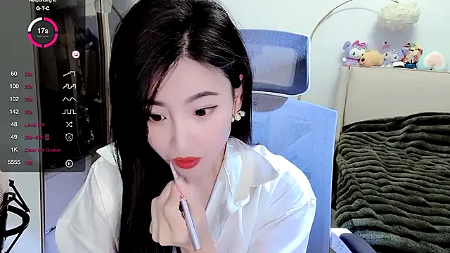 Snapshot of FeiFei-babe chatting on 4, 3, 2025 FeiFei-babe online show from 4, 3, 2025