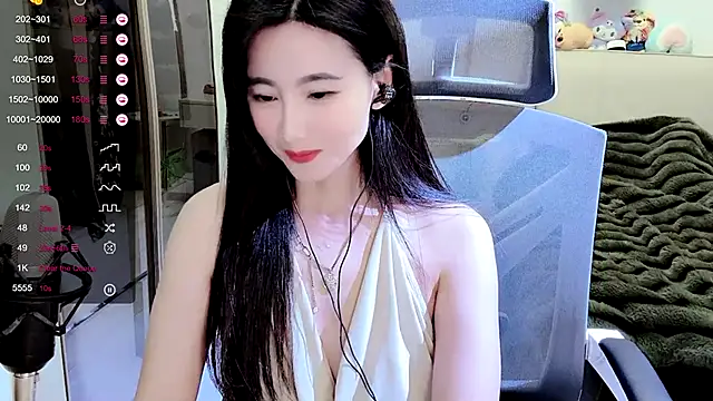 Snapshot of FeiFei-babe chatting on 12, 3, 2025 FeiFei-babe online show from 12, 3, 2025