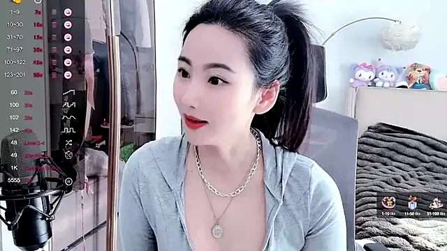 Snapshot of FeiFei-babe chatting on 18, 2, 2025 FeiFei-babe online show from 18, 2, 2025