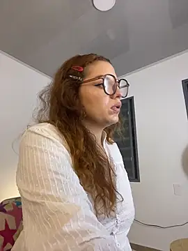 Snapshot of sophia_goth chatting on 28, 10, 2025 sophia goth online show from 28, 10, 2025