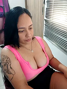 Snapshot of marta201_alfaro chatting on 5, 11, 2025 marta201 alfaro online show from 5, 11, 2025