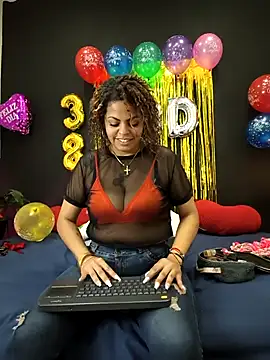 Luna smit08 online show from 16, 3, 2026