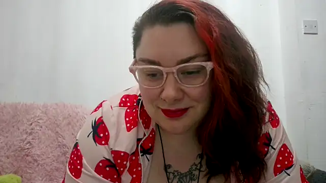 Bustycurves online show from 8, 11, 2025