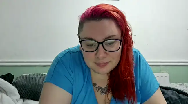 Bustycurves online show from 12, 12, 2024