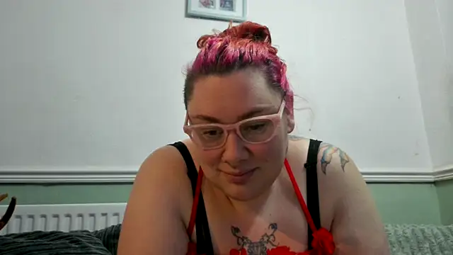 Bustycurves online show from 20, 12, 2024