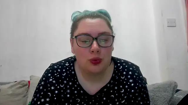 Bustycurves online show from 17, 6, 2026