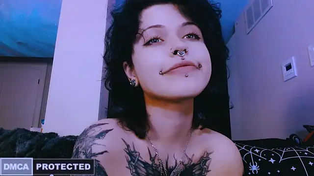 NaughtyLittleFox online show from 28, 4, 2026