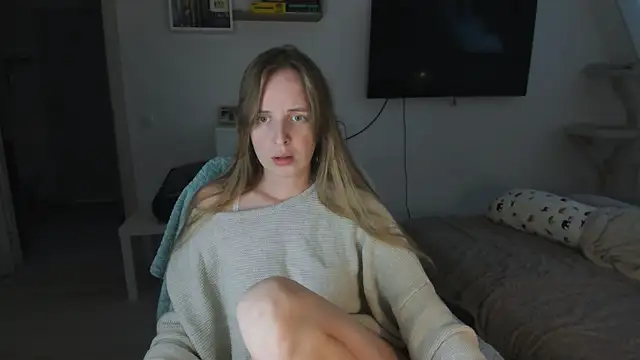 Snapshot of violet_blue_eyes chatting on 10, 11, 2025 violet blue eyes online show from 10, 11, 2025