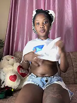 Snapshot of Queen_Arnah254 chatting on 10, 6, 2026 Queen Arnah254 online show from 10, 6, 2026