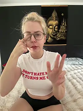 Livewithlucy online show from 10, 3, 2026