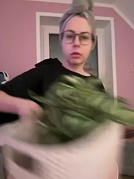 Livewithlucy online show from 11, 3, 2026