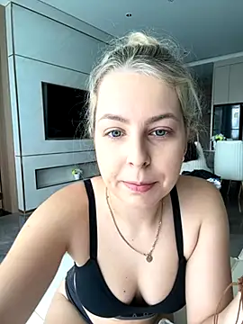 Livewithlucy online show from 12, 10, 2025