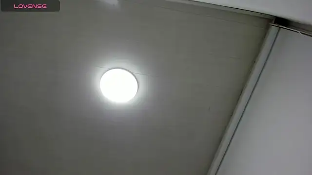 Snapshot of Cherllynn chatting on 24, 11, 2025 Cherllynn online show from 24, 11, 2025