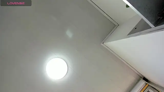 Snapshot of Cherllynn chatting on 26, 11, 2025 Cherllynn online show from 26, 11, 2025