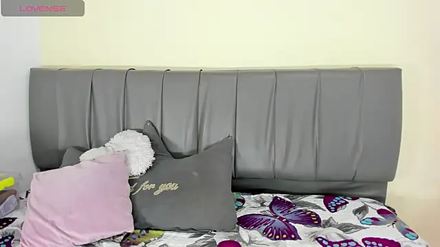 Snapshot of Cherllynn chatting on 20, 11, 2025 Cherllynn online show from 20, 11, 2025