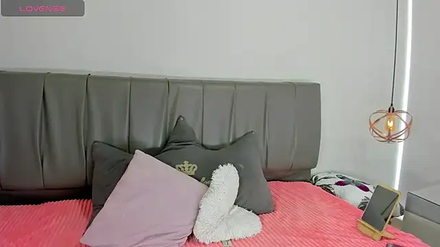 Snapshot of Cherllynn chatting on 25, 10, 2025 Cherllynn online show from 25, 10, 2025