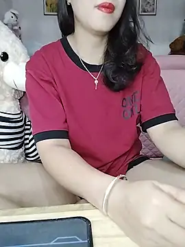 Snapshot of cream1299 chatting on 4, 6, 2026 cream1299 online show from 4, 6, 2026