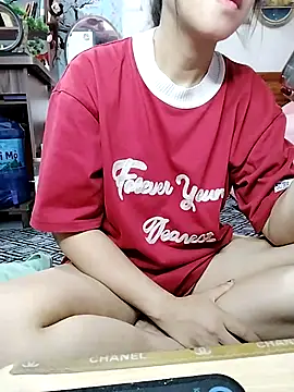 Snapshot of cream1299 chatting on 9, 5, 2026 cream1299 online show from 9, 5, 2026