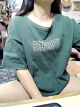 Snapshot of cream1299 chatting on 6, 5, 2026 cream1299 online show from 6, 5, 2026