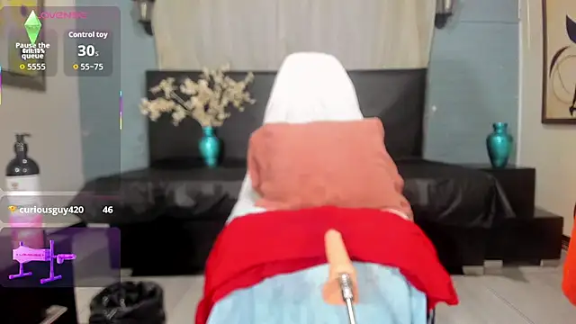 Snapshot of la_ratona_1 chatting on 25, 11, 2025 la ratona 1 online show from 25, 11, 2025