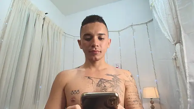 Snapshot of andeerr_ chatting on 3, 3, 2025 andeerr online show from 3, 3, 2025