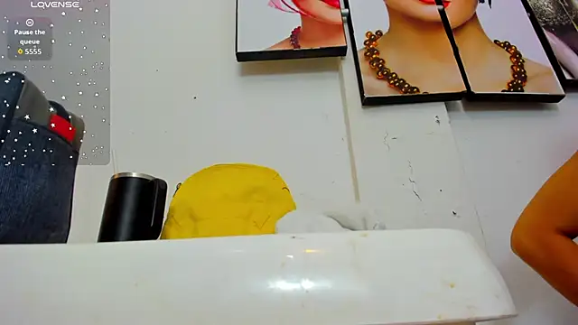 Snapshot of andeerr_ chatting on 30, 9, 2025 andeerr online show from 30, 9, 2025