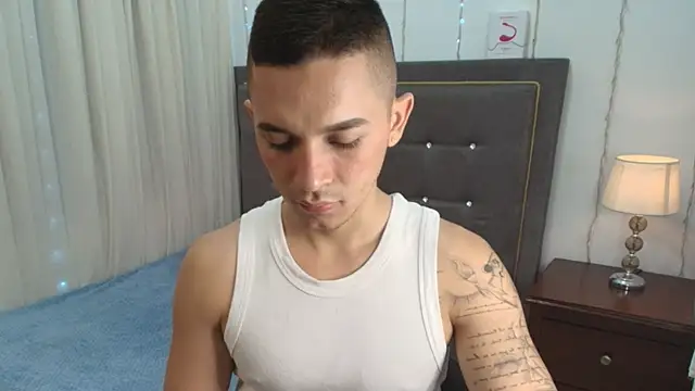 Snapshot of andeerr_ chatting on 11, 3, 2025 andeerr online show from 11, 3, 2025