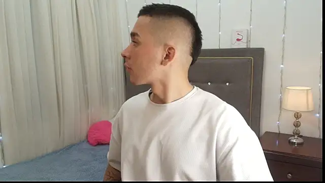 Snapshot of andeerr_ chatting on 15, 3, 2025 andeerr online show from 15, 3, 2025