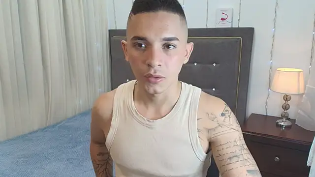 Snapshot of andeerr_ chatting on 7, 3, 2025 andeerr online show from 7, 3, 2025